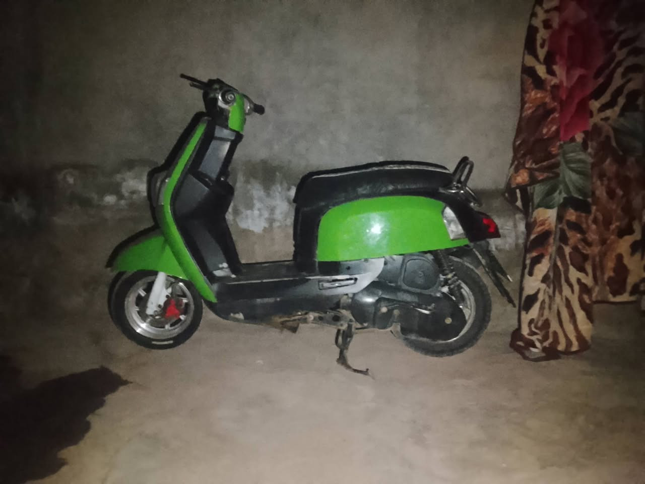 السلام عليكم دراجه بوليسي لبيع سعر 400  
***********
