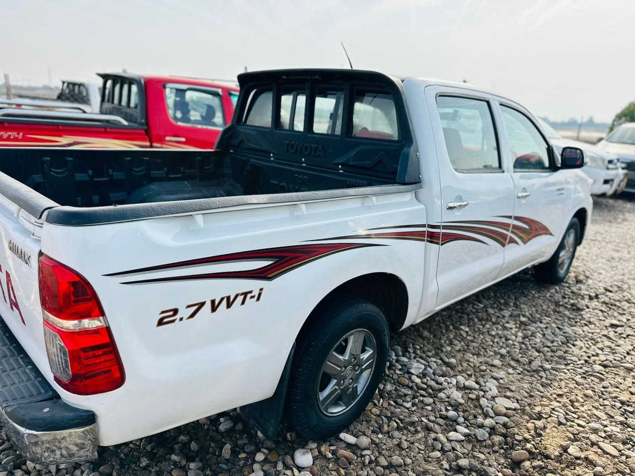 ياالله سلام عليكم للبيع 2014 اوتماتيك شاصي 19 رقم مثنى تحويل مباشر مشروع وطني سياره بيها جاملغ وبنيد بدون دواخل ولباقي كفاله عامه سونار تخم تاير جديد حداديه جديده كهربائيات كلها شغاله تبريد تدفئه كله شغال ما عوزها برغي مكاني ذي قار قضاء الرفاعي السعر 175 وبيها مجال  
شراي نتصل *********** آسيه ***********
