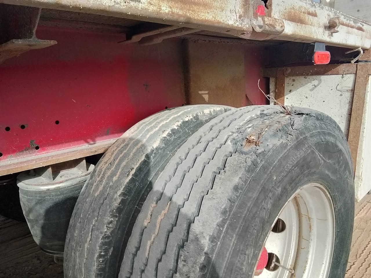 سلام عليكم عربانه فلات اوربيه 4دناكير چوبلس واحد رفاعي شلصي بيه شرك من وره واضح بل صور طول 1360 حصيره حديد كرهبايات جديده سعر55 مكان كربلاء ***********
