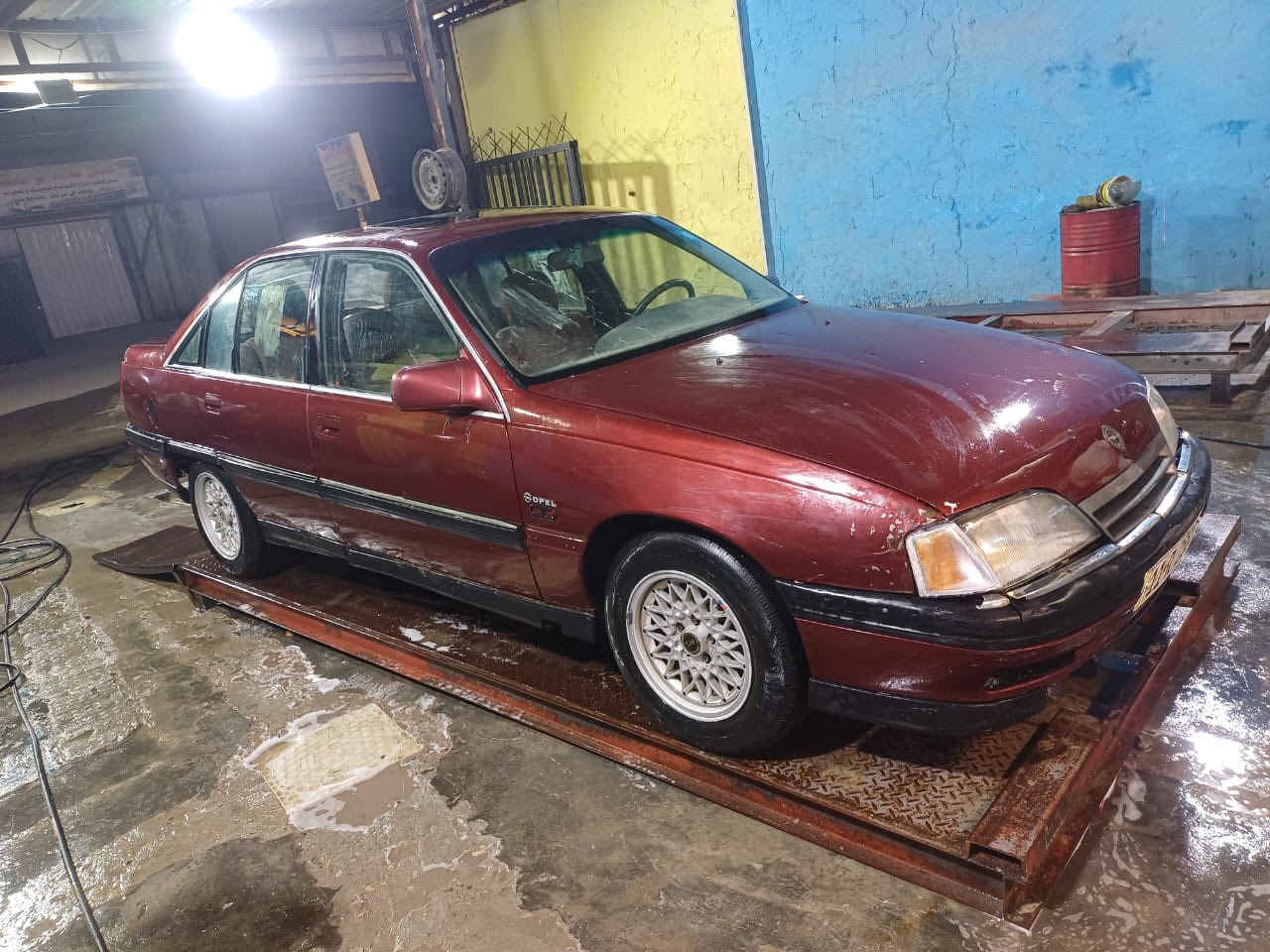 سلام عليكم للبيع اوبل اوميكا مديل92م مكينه 2000مفتوح كير عادي كير والمكينه خير من الله تخم تاير صدره حلو تحويل مباشر اكاتبك مروري  السعر 28 وبيها مجال بسيط المكان بغداد الشعب ***********
