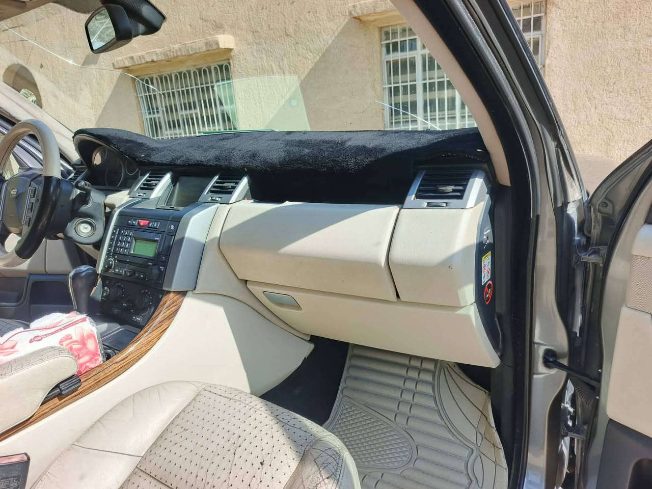 للبيع او مراوس موديل ثمانيه محدثه 13 سياره جاهزه تدفئه تبريد حداديه ***********
