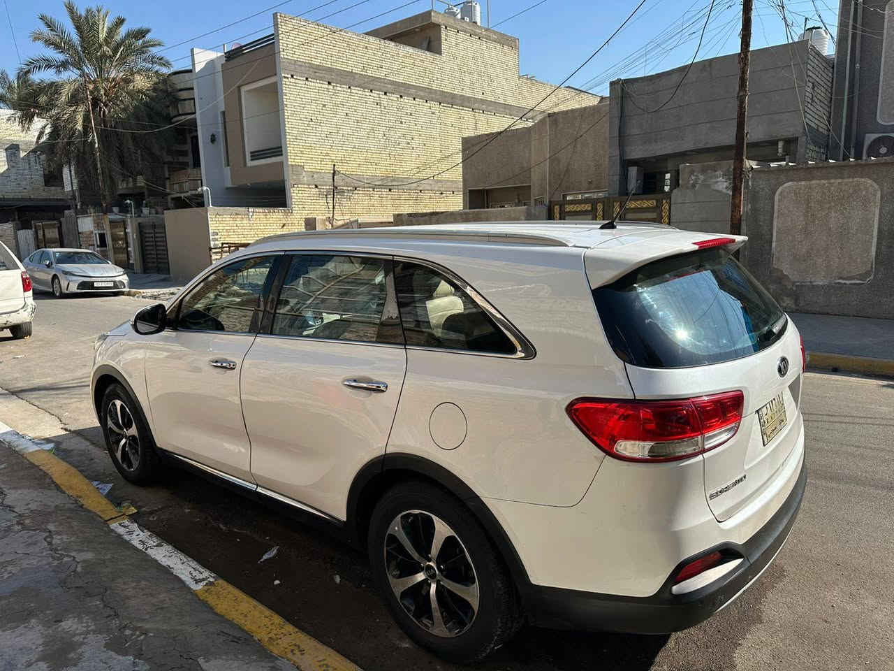 سلام عليكم
سيارة سورنتو 2017 خليجي
6سلندر
7راكب
3قطع تبريد
حساس امامي وخلفي
مري شفط
ماشية 120
سويج محور بصمة 
تحكمات ستيرن
ملاحظة *دعامية الامامية بيها صبغ وشبر بارد بالباب
السع 20,000$
***********للتواصل
