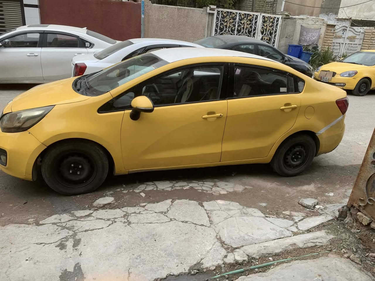 للبيع كيا ريو موديل 2014 خليجي كير مكينة بجيس رقم نجف مشروع وطني ضربتها جنطة السعر 67وبيها مجال بسيط سيارة بسمي مشروع وطني العنوان بغداد الشعب ***********

