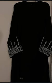 السعر 25 توفرت قطع كويتي ✨🇰🇼 اقمشة درجة اولى  سواد فاحم  للحجز راسلونا...