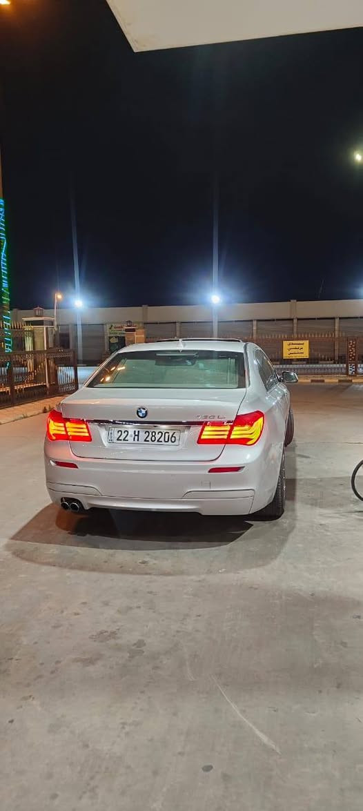 السلام عليكم
f02

730Li

 موديل 2012

محركn52

تنفس طبيعي 

خليجي عروش

بدون صبغ او تبديل 

ابواب شفط 

جنطه كهرباء

خمس كامرات 

خمس بردات

حساس امامي خلفي

وباقي تفاصيل معروفه

السياره جديده 

مكانها بالحله 

السعر 218

***********
