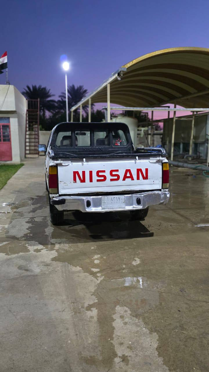 نيسان بيكم موديل 90 سنوية لل 28  سعر 47 وبيهة مجال مكان ديالى رقم ***********/0788299401

