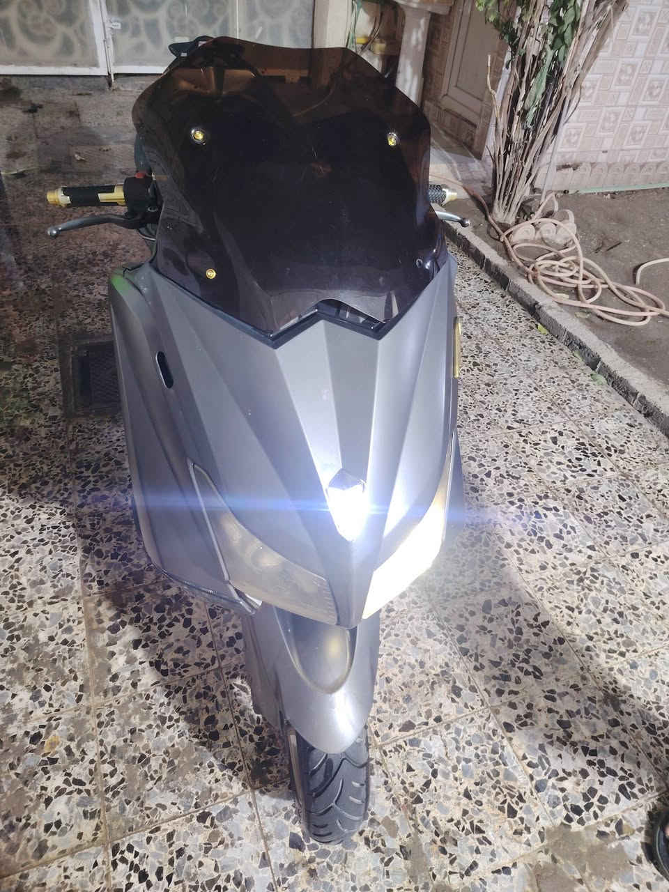 السلام عليكم للبيع    تي ماكس موديل 2014.  مكينه 530.  الصور وفيديو موجود. مكاني بغداد الامين الثانيه..
اتواصل خاص او اتصال. علئ رقم ***********
