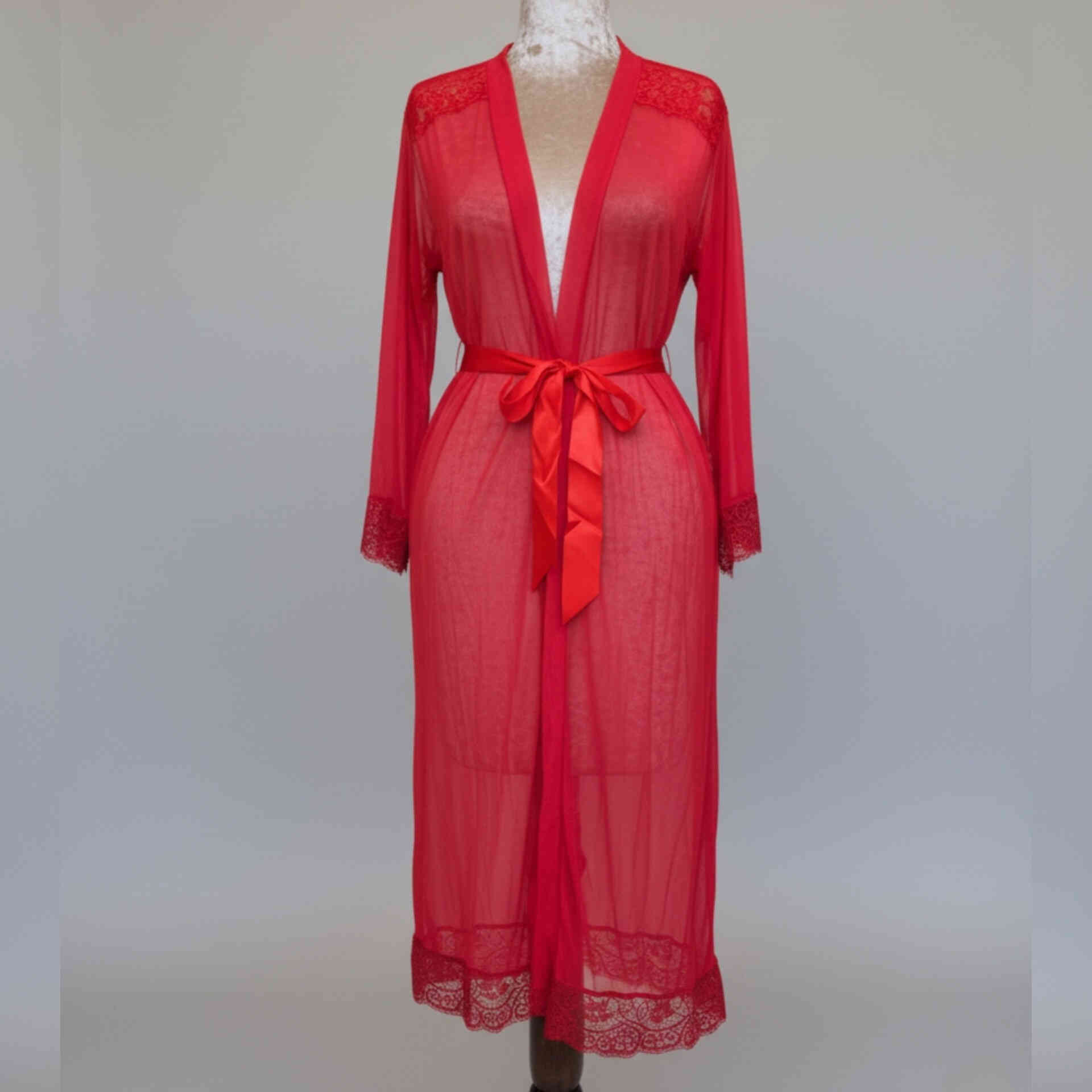 سيت روب 3 قطع روب + توب + بكيني
الخامة : شيفون
القياس : فري سايز
سعر الدرزن: 43,000
مفرد :10,000
للحجز : @Bagdashiq
واتساب :***********
