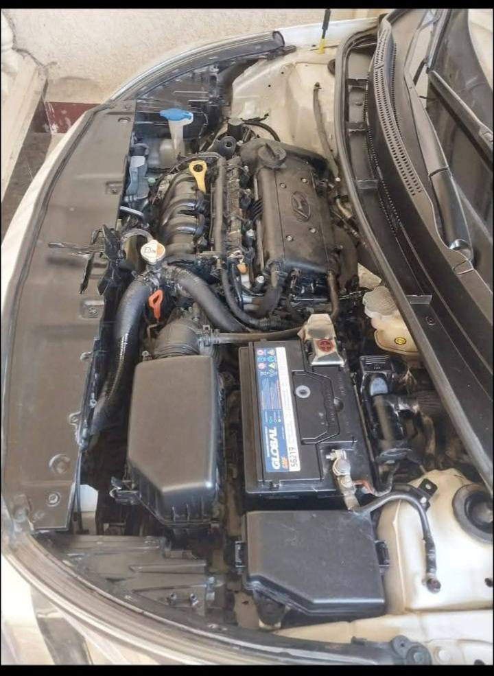 اكسنت 2013 خليجي الشركه العامه  رقم بغداد انكليزي بااسمي مكينه حجم 1600 دوش قطرتين  السعر.  95.  بيها مجال بسيط ***********. كير محرك تبريد تدفئه مكفول  بدون حادث نهائي بيها قطعتين اثر طخه بسيطه والصور موجوده عندي مواصفات اكسنت الشركه معروفه مكاني بغداد ماشيه 93 كم
