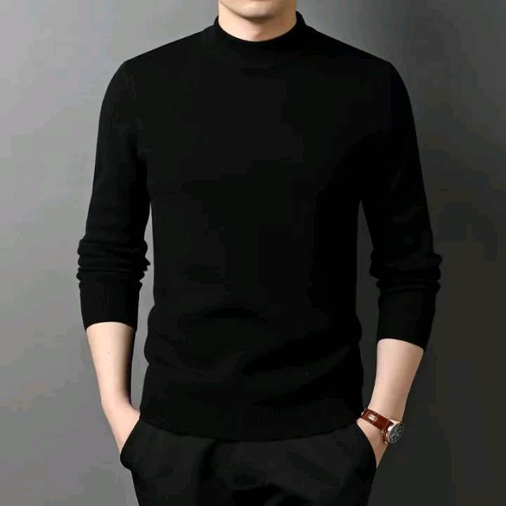 أناقة لا تُضاهى: بلوزة الـ "هاينك" الكلاسيكية (أبيض وأسود)
هل تبحث عن القطعة الأساسية التي تجمع بين الدفء، الأناقة العصرية، والراحة المطلقة؟
نُقدم لك بلوزة الـ "هاينك" (High-Neck) بتصميمها الكلاسيكي الراقي، المتوفرة بلونين يمثلان قمة الفخامة والتنسيق السهل: الأسود الغامق والأبيض الناصع. هذه البلوزة هي الإضافة المثالية لخزانة ملابسك الشتوية والخريفية، حيث تضمن لك مظهرًا مصقولًا وجذابًا سواء كنت في اجتماع عمل، أو لقاء مسائي، أو نزهة غير رسمية.
جودة وخامة لا مثيل لها
صُنعت هذه البلوزة من خامة فوول ليكرا درجة أولى، مما يمنحها مرونة فائقة وقدرة على التكيف مع شكل الجسم بشكل مثالي، دون أن تفقد شكلها. تضمن لك هذه الخامة:
راحة فائقة: ملمس ناعم ولطيف على البشرة، مما يجعلها مثالية للارتداء طوال اليوم.
مرونة كاملة: تسمح بحرية الحركة المطلقة وتمنحك شعورًا بالدفء دون الشعور بالضيق.
متانة طويلة الأمد: تتحمل الغسيل المتكرر وتحافظ على لونها وجودتها لفترة طويلة.
متوفرة بأربع قياسات لتناسب الجميع:
لضمان حصولك على المقاس المثالي الذي يبرز أناقتك، تتوفر البلوزة بالقياسات التالية:
L
XL
2XL
3XL
خيارات التوفير والعرض الخاص:
نُقدم لك خيارًا اقتصاديًا يتيح لك الاستمتاع بكلا اللونين الأساسيين لتنسيقات لا حصر لها:
سعر القطعة الواحدة: 8,000 دينار
سعر القطعتين: 15,000 دينار (اطلب الأبيض والأسود الآن ووفر!)
لا تفوّت فرصة الحصول على هذه البلوزة الأساسية والأنيقة التي تُعد استثمارًا حقيقيًا في أناقتك اليومية.