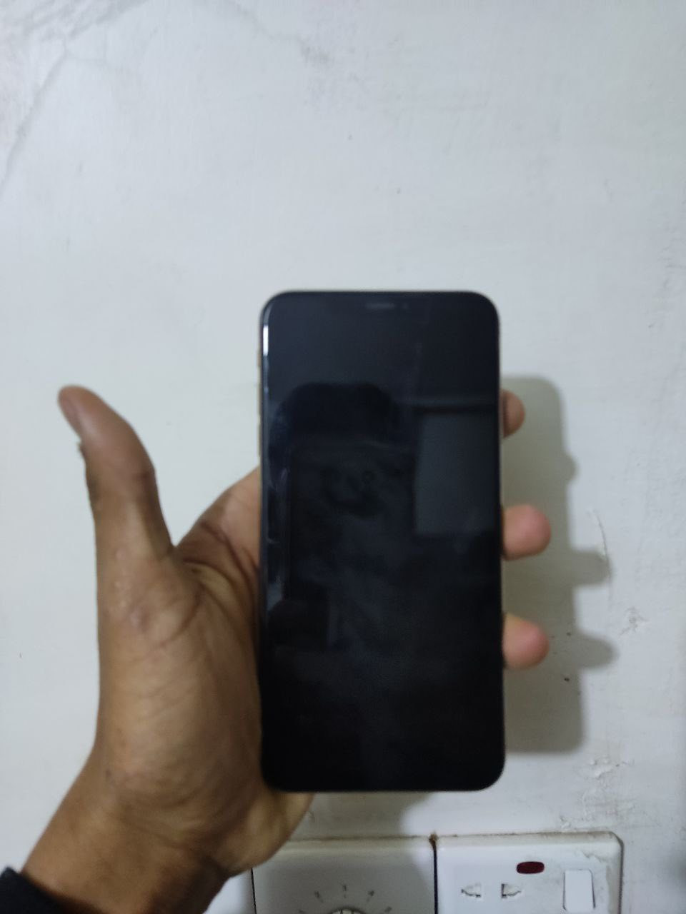 سلام عليكم 
آيفون اكس ماكس 
للبيع فقط ما اراوس 
كله بلادي ما مفتوح 
ذاكرة 256
بطارية 77 بلادي
فقط ظهر مفطور وفيس إيدي واكف فقط ذن 
الباقي مكفول من كلشي 
أنطيك ضمان من كلشي 
السعر 200 ألف 
مكاني بغداد مدينة الصدر 
الاتصال واتساب ***********
