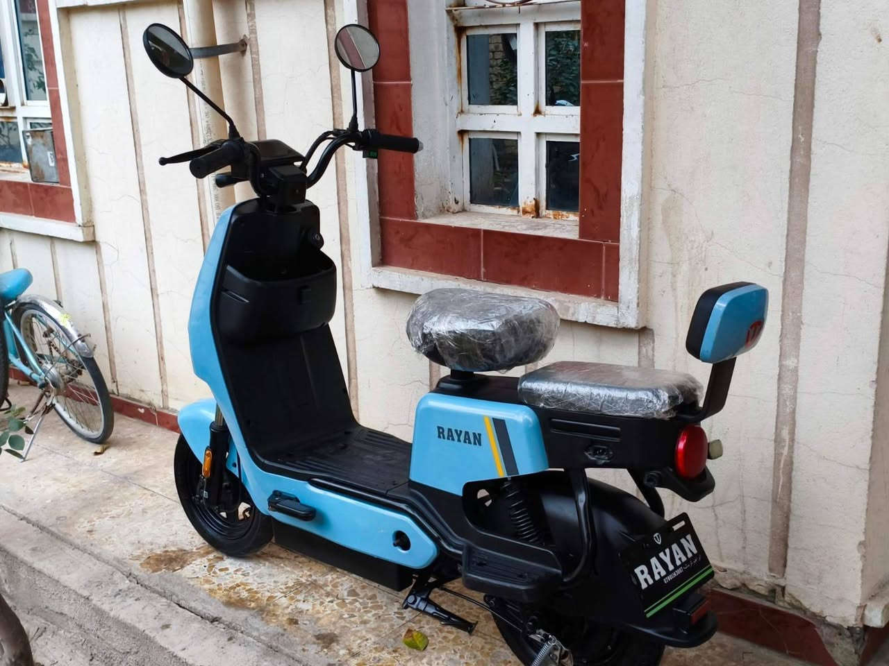 السلام عليكم دراجه شحن  للبيع 2025 محافظه النجف ✅
4باتري حجم صغير✅

اشارات يمين ويسار ✅

بريكات امامي خلفي✅

شاشه ايباد ✅ 

البطاريه يابانيه اصليه✅

الحجم 14 ✅

اللون سمائي  ✅

سرعته 40حقيقي ✅

 بايدر مساعد عند نفاد الشحن ✅

تشغيل عن بعد ✅

جهاز انذار عن السرقه ✅

قفل تاير خلفي✅

تمشيك بل شحنه الوحده 30 كيلو متر  

السعر : 390 وبيه مجال 

الاستفسار : ***********
