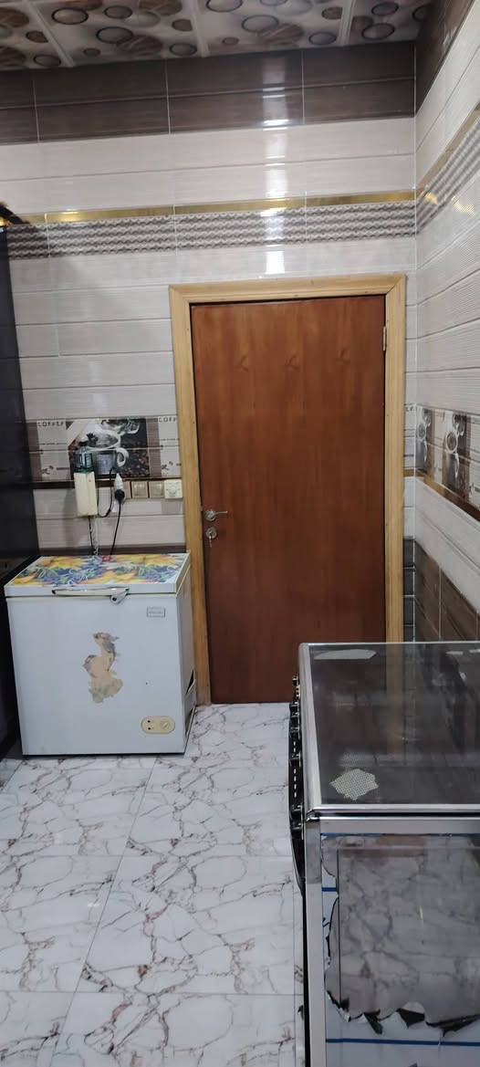 سلام عليكم بيت للبيع السكك الجربوعيه مقابيل حسينية الكوثر مساحه ٢٠٠ متر طابو زراعي سند ٢٥ سنه البناء ٢٠٢٤ مداور اسهم سعر خاض/////***********
