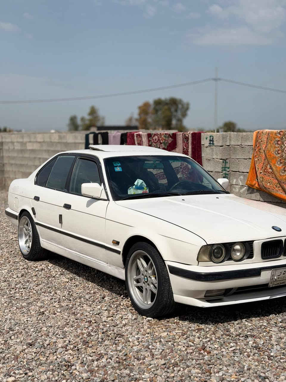 بي ام دبليو موديل 1992محرك 535كير اوتوماتيك كير محرك شرط شلعه تشك الكاع تبريد ثلج مركزي تدفئة تاير ويل جديد السياره متعوب عليه هواي صدر جديد وره وكدام عليها ادامه كامله بلكات نوزلات  جديد السياره مابيها لا طخه ولا ضربه بخ جماليه فقط شرط عل سونار السياره مثل الساعه مكان كركوك ***********واتساب
