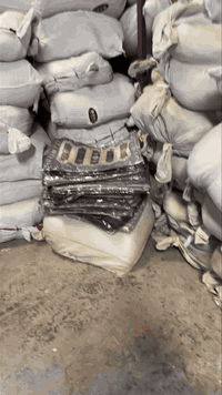 اقل_كمية_للحجز_10_درزن
#وجه_مخده_شامو_تركي_اصلي

✅✅ قياس 50 * 70 ✅✅ 

❌❌ الدرزن 12 قطعه ❌❌
🏠🏠 السعر  10,000 الف 🏠🏠

“مو بس وجه مخدة.. هاي لمسة فخامة تضيف جو راقي لغرفتك ✨
الخامة ناعمة وتبقى جديدة حتى بعد الغسل، والألوان ترابية تهدّي العين وتنسجم ويا أي ديكور.
خلي بيتك يحچي بذوقك 🌸
———————————————
‏‎ ملاحظه ❌ / ظمان لحقوق زبائننا  التاكد من الالوان و نوع الخامه عند الاستلام  و اذا كانت مخالفه للمواصفات المعروضه من حق زبائننا الكرام رفض المنتج و عدم  استلام الاوردر و عدم دفع أجرة  التوصيل
———————————————

🚕🚕 توجد خدمه توصيل داخل بغداد
‏‎و جميع المحافظات  واطراف بغداد الف 🚕🚕
‏
للحجز يرجى مراسلة الصفحه او الاتصال 
على الارقام التالية …!!
***********
