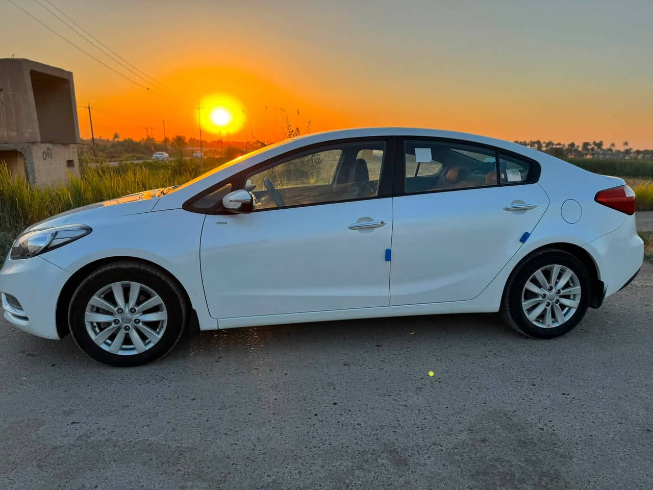 السلام عليكم
سيراتو 2017

السيارة خليجي كفالة عامة 

مواصفات عادية 

ماشية147 ألف كيلو 

سعرها 132 وبيها مجال 

مكاني بغداد 

***********
