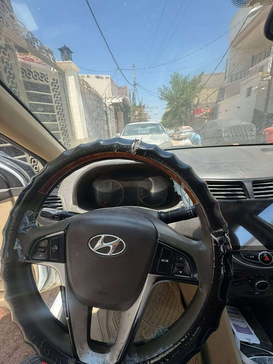 سلام عليكم شباب اكسنت موديل 13نضيف بيها ٣ مكانات بارد فقط حداديه جديده تخم تاير جديد تبريد ثلج ستوني مسويه منضومته سعر ٧٠ وبيها مجال مستعجل ع بيعتها ضروف *********** تصل وبيك خير وتدلل ماجاوب خاص
