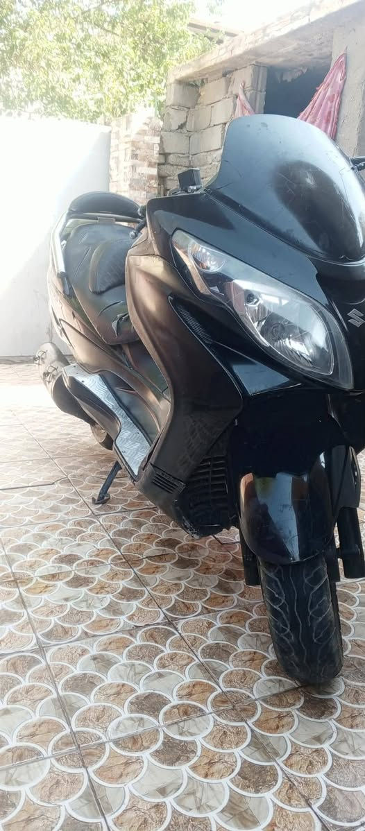 مكلف بلنشر دراجه سكاي ويف كلش نظيفه 800وبيه مجال  للإستفسار الاتصال بلرقم ***********
