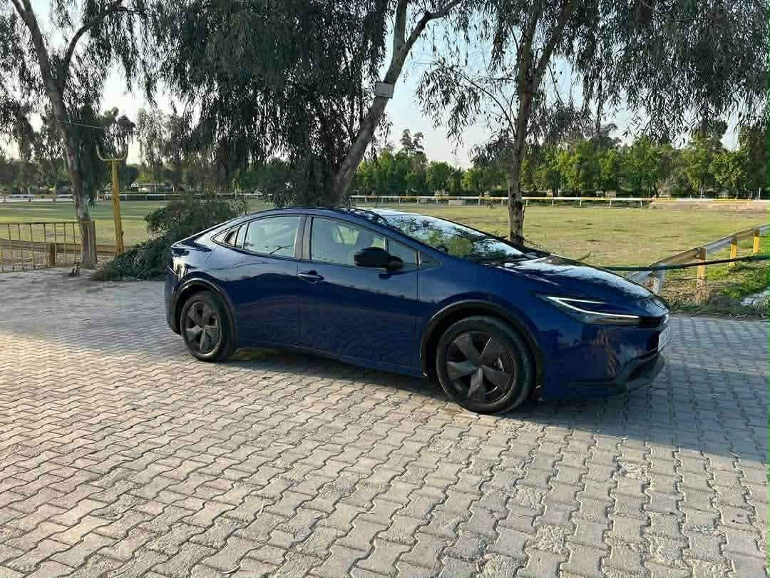 بريوس ٢٠٢٣ هايبرد حادث جانبي موضح بالصور البجم كبس *********** السعر  160 ومجال بسيط مستعحل علبيع
