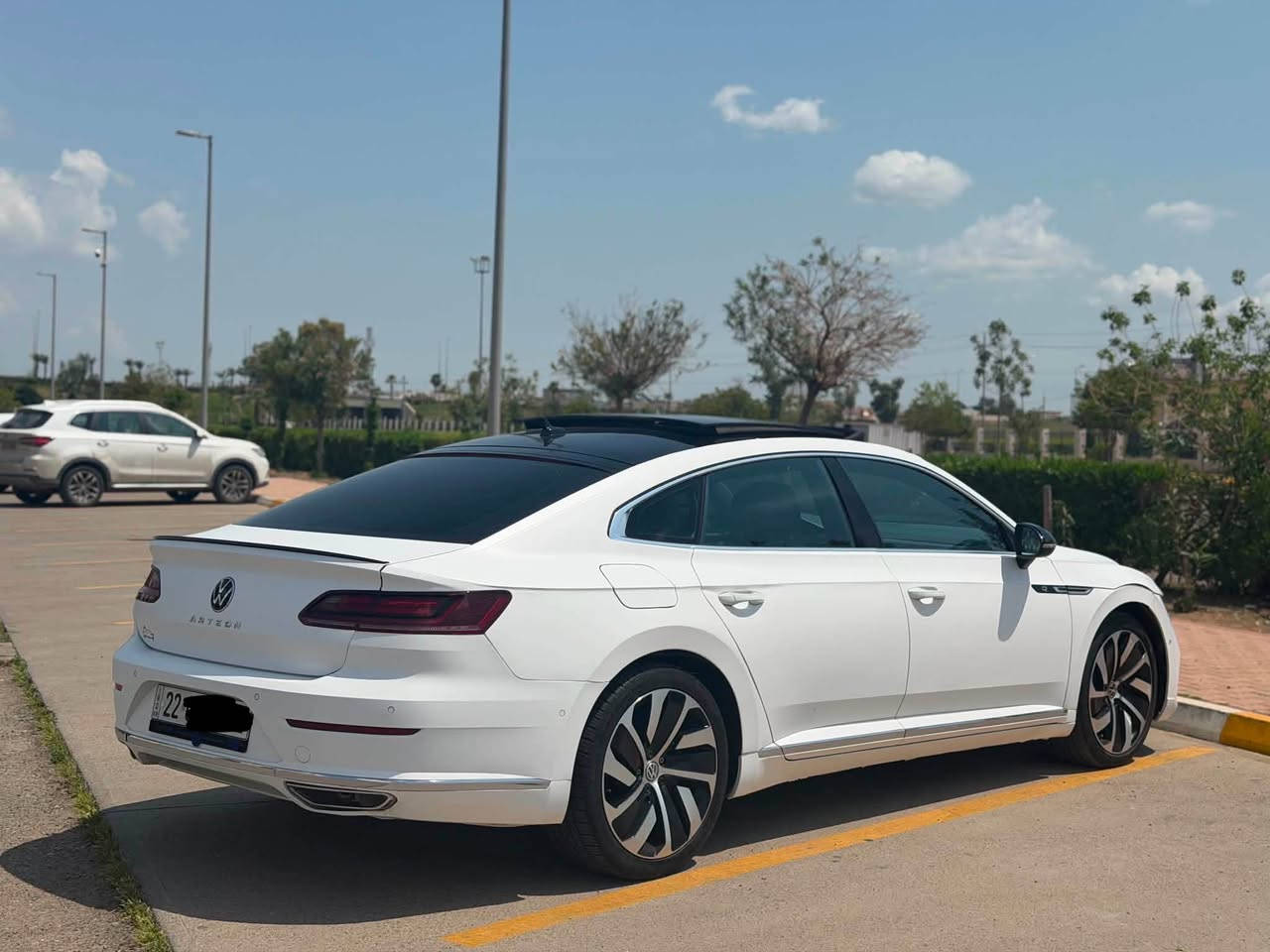 Arteon 2021 R Line

***********
فرۆشتنی خێرا ..!

ڤۆڵکس واگن ئاڕتیۆن فول مواسەفات ئار لاین .

٩٧٠ هەزار غڕامەی لەسەرە دوای مەعمەلە دەیگەڕێنمەوە 

سبوغ عامە تەنها لای بەتانەی سەکن کەمێک ناوی گرتوە لە ڕەسمەکە دیارە .باقی پێش و پشتی کەپسە ڕەسمی دەعمەکەیم داناوە .

سەیارەکە بێ مەسرەفە گێڕ و مەکینە بەشەرت .

سعری تەنها ١٣٤$ وەرەقە و مەجالێکی زۆر کەم .
*********** أربيل, العراق
