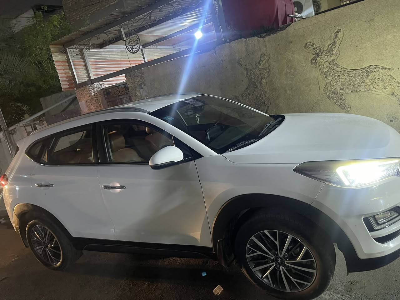 السلام عليكم توسان خليجي 2019 فول ماعدا البانوراما لايت خمس عدسات مري شفط ماشيه ٩٤ حقيقي كشنات جلد امامي كهرباء بصمه تبريد ثلج قطعتين شبر صبغ بابنيد بدون دواخل شبر بتكمه مال أساق بدون دواخل اثر بوري واكع عليها بسمي تحويل ثاني يوم مكان بغداد الحريه اسعر ١٨٥ بيها مجال ***********
