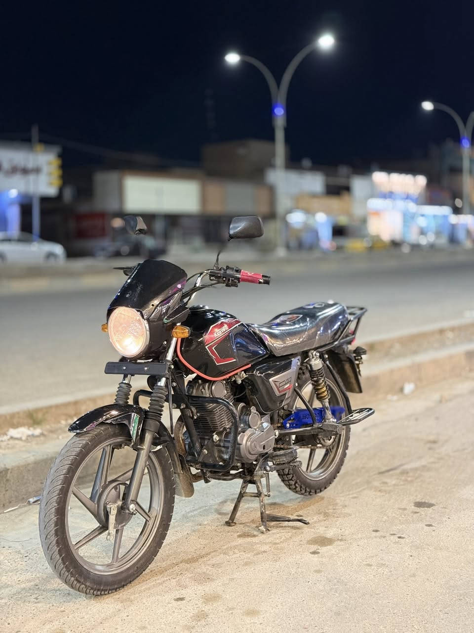 السلام عليكم دراجه شنك البيع / محرك ضاغطه وسنجيل شرط مامفتوح دراجه اب حلات وكله اورق اصلوي مكفوله من كلشي السعر /900 وبي مجال / العنوان صلاح دين قضاء بيجي / الرقم /*********** متواجد بس ؏ رقم
