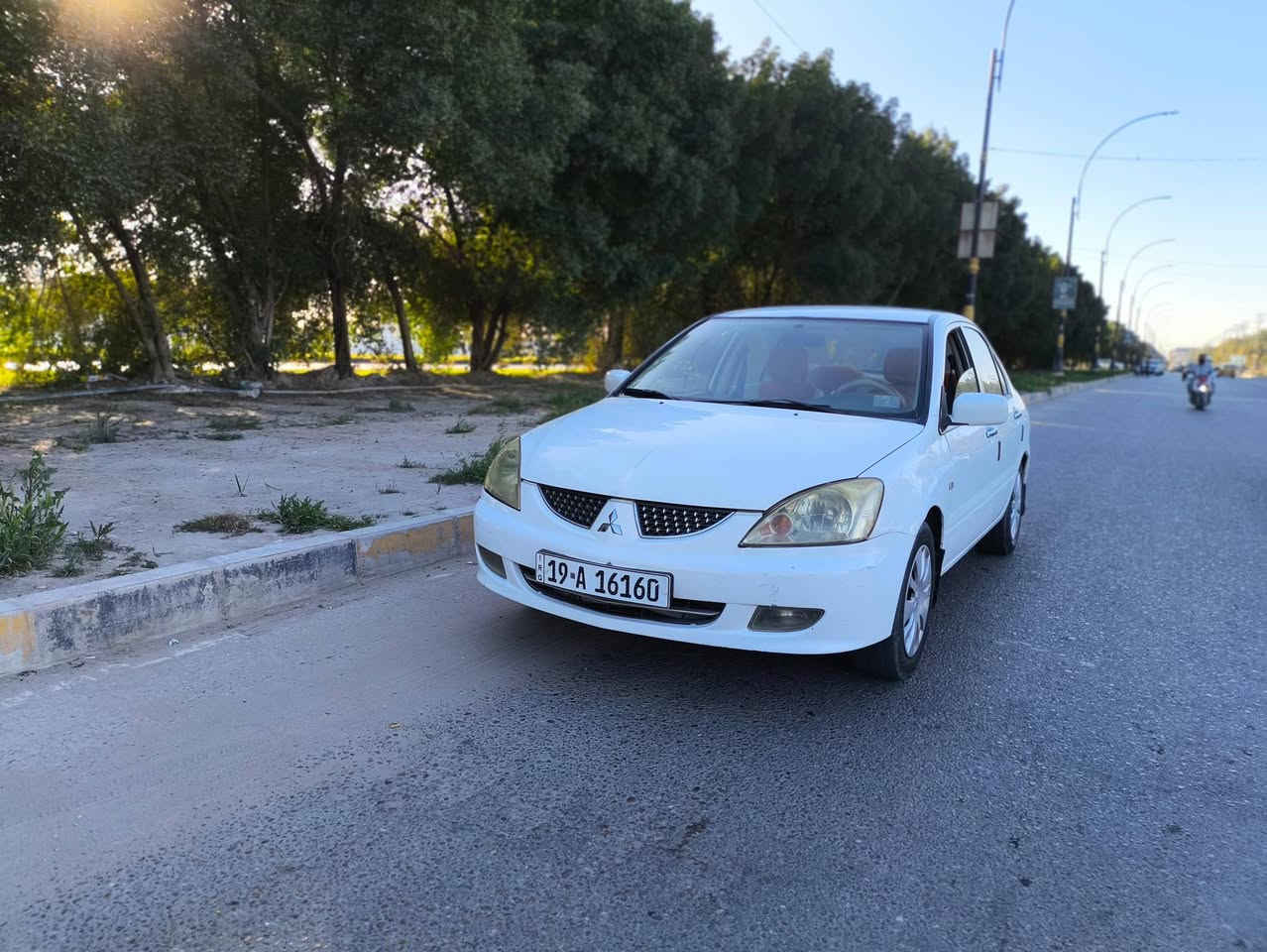 السلام عليكم..
#للبيع سيارة ميتسوبيشي لانسر  موديل ٢٠١٠ رقم كربلاء الماني مميز مع سنوية عظم عاج بإسمي  . 

#المواصفات: 
1. ميتسوبيشي لانسر ٢٠١٠ لون ابيض . 
2. الرقم كربلاء الماني مميز سنوية وارقام جدد لغاية ٢٠٢٨  . 
3. محرك ٤ سلندر  ١٥٠٠ قبق أسود . 
4. غرفة بيحي مع صاج دشبول بلادي .  
5. تبريد شغال . 
6. محرك ، كير ، حدادية كلها يعمل. 
7.  بنيد مبدل فقط  . 

(السيارة معروضة للبيع والسعر المطلوب 9 الف دولار ( 90 ورقة ) مع مجال قليل مكان السيارة كربلاء )

الجاد بالشراء الاتصال على الرقم التالي 👇🏼 (غير متواجد على فيسبوك ) .
***********
