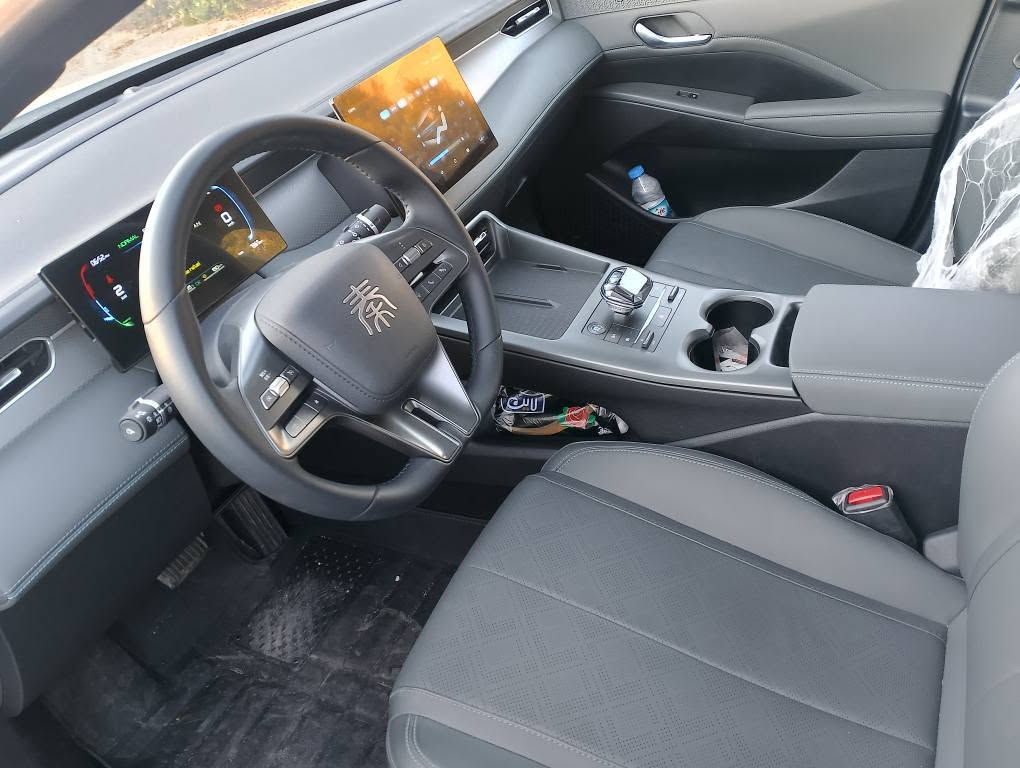BYD QIN PLEASE 2025
***********
موديل 2025
7 هةزار رويشتووة 
هيچي نية 
بي صبوغ بي سارد بي تةزرة 
بوياغ تةنك 
ناو زةيتوني 
كارت و شةحني بيلادي لةگةلة 
سعر :126$ قفل 
شوين هةولير 
موبايل واتس 
*********** أربيل, العراق
