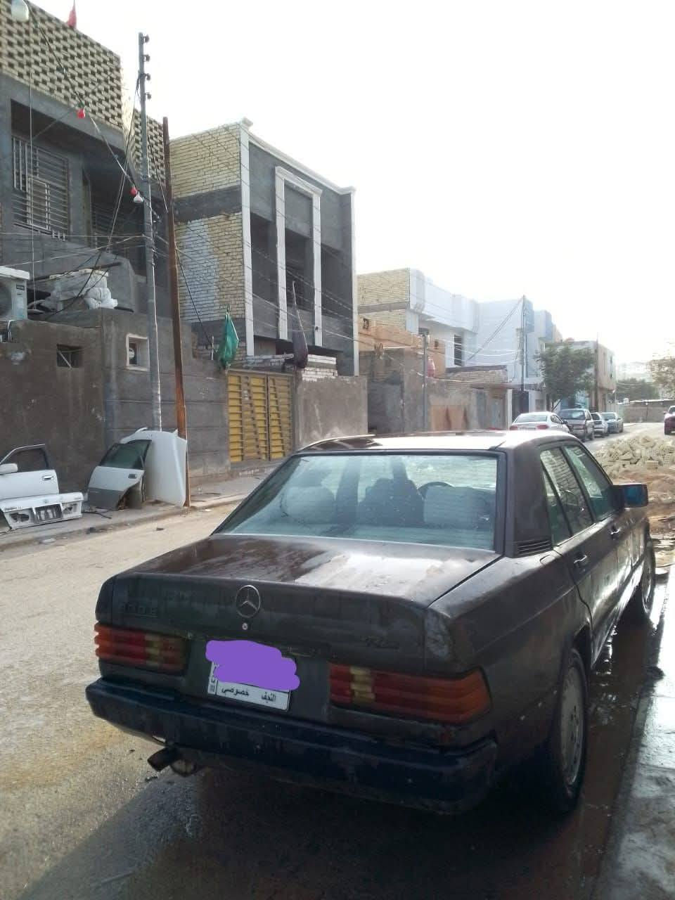 سلام عليكم سيارة مرسيدس مديل 90 وحجم 190 رقم نجف مكينه وكير جدد مالت كصه الاستفسار *********** سعره 25 وبيه مجال
