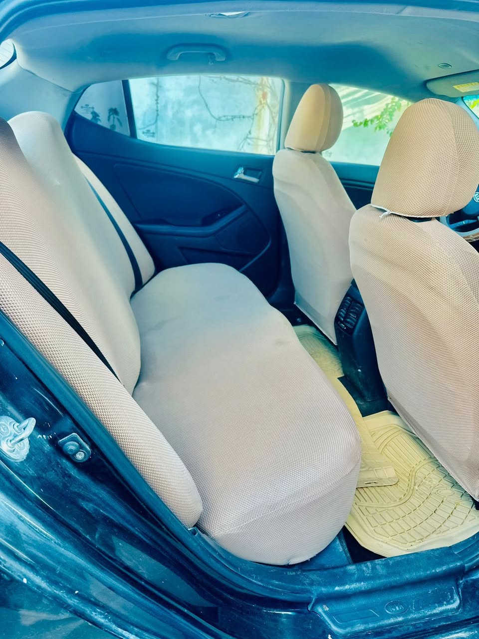 السلام عليكم
اوبتيما 2014ادوات
فول بصمه 
محرك 2400دوش المرغوب 
السياره بعده على وضع الشركه 
السعر المطلوب 47وبيه مجال 
السياره بدون لوحات 
للستفسار او الانتصال 
***********
متواجد على مازنجر 👍
