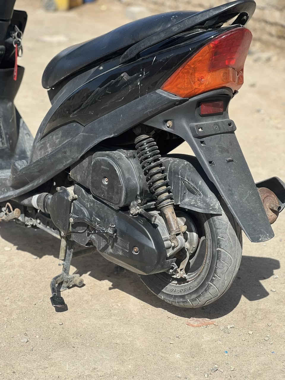 للبيع ماكس عدله نظيفه ماناقصها  شي مال جناي نكره سلف بكل وقت كفراتها الاصليه موجودات الناصريه مركز والسعر ع الخاص أو اتصال ***********
