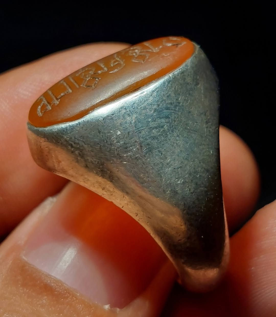 عقيق يماني قديم منقوش علي ولي الله بغداد ***********
