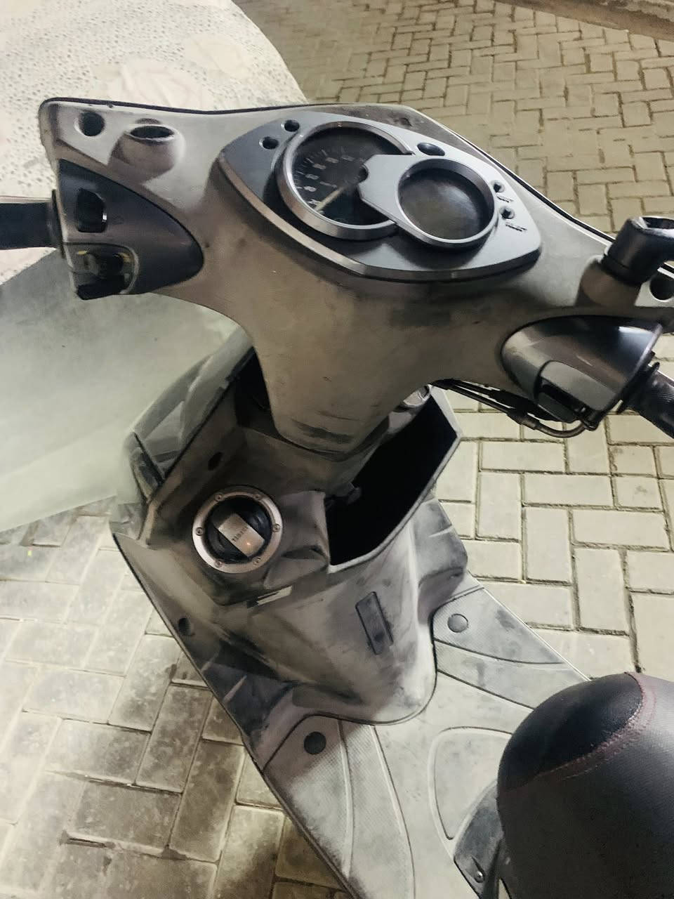 سكنس ياباني  قباق نفخ استان كهرباي 
الدراجه كلشي بيها بلادي واي شي مبدل مبدل اصلي 
كفرات كلها اصليه ام الشرايط 
زنون عالي انذار ويه الدراجه 
ماشيه 48 الف
تايرات جديده مبدله 
دهن امزويل وبانزين كله محسن 
تريد تفحص الدراجه جيب وياك ابو دراجات يفحص قبل متقيم الدراجه
رايدها ب مليون و50 وبيهه مجال. مكاني بغداد مدينه الصدر الرقم ***********
