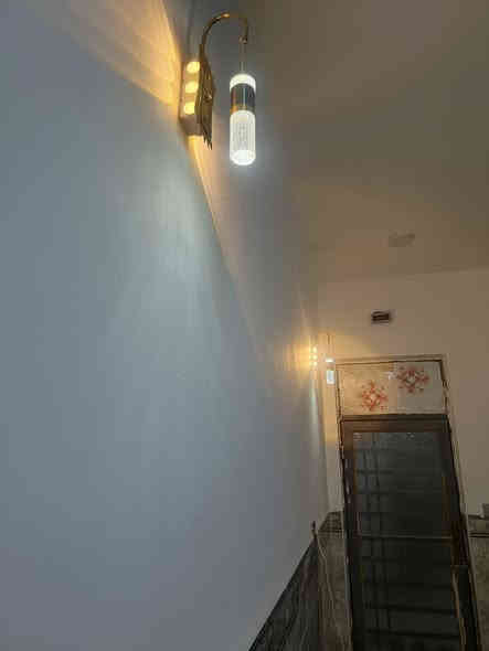 اقصااااد بمقدمه 15 مليون
100 متر طابق اونص السعر الكلي 43 وبيه مجال 
مقدمه 15 والباقي شهر 500 الف
العنوان مقابيل جسر الشهداء الجديد قرب اسواق تلعفر 
الاستفسار اتصال ***********
