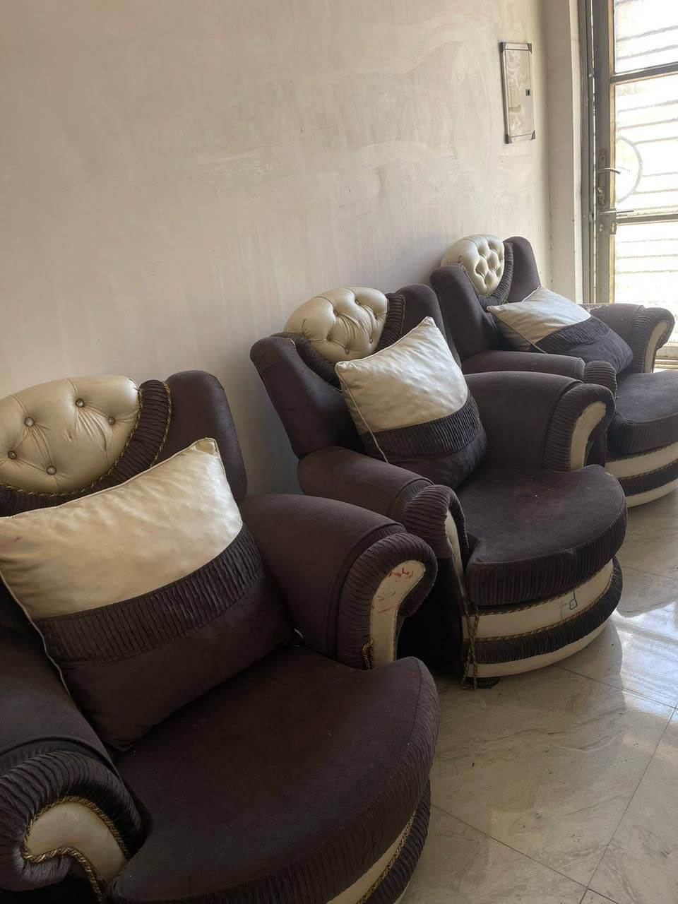 تخم للبيع إستعمال قليل يحتاج جلفه يطلع يلمع 250


**إذا كنت صاحب هذا الإعلان وتريد حذفه لأي سبب، رجاءا أرسل رسالة إلى الدعم الفني**