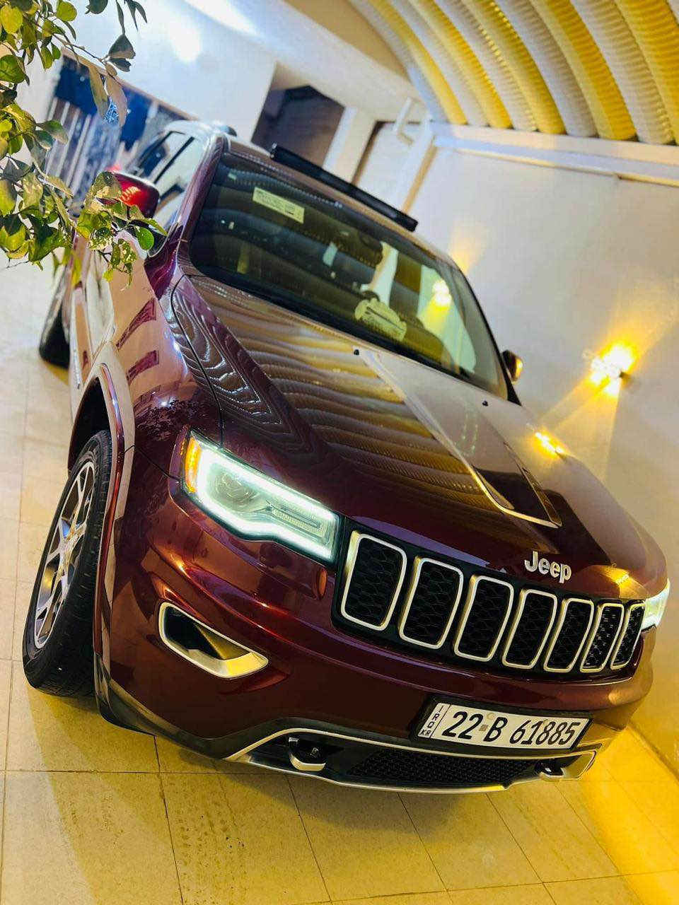 السلام عليكم 

جيب كراند شيروكي 2018 فول مواصفات كفاله كلين تايتل 
مكينه 3600/ بانوراما / بصمه / كراسي جلد / كشنات كهرباء / فور ويل / شاشه جبيره / كامره دواره / كشنات تدفئه / صندوف كهرباء / السياره بيها بعد هوايه مواصفات ماشيه 92 ميل السعر 250 $ وبيها مجال بسيط مكانها بغداد شارع فلسطين *********** بغداد, العراق
