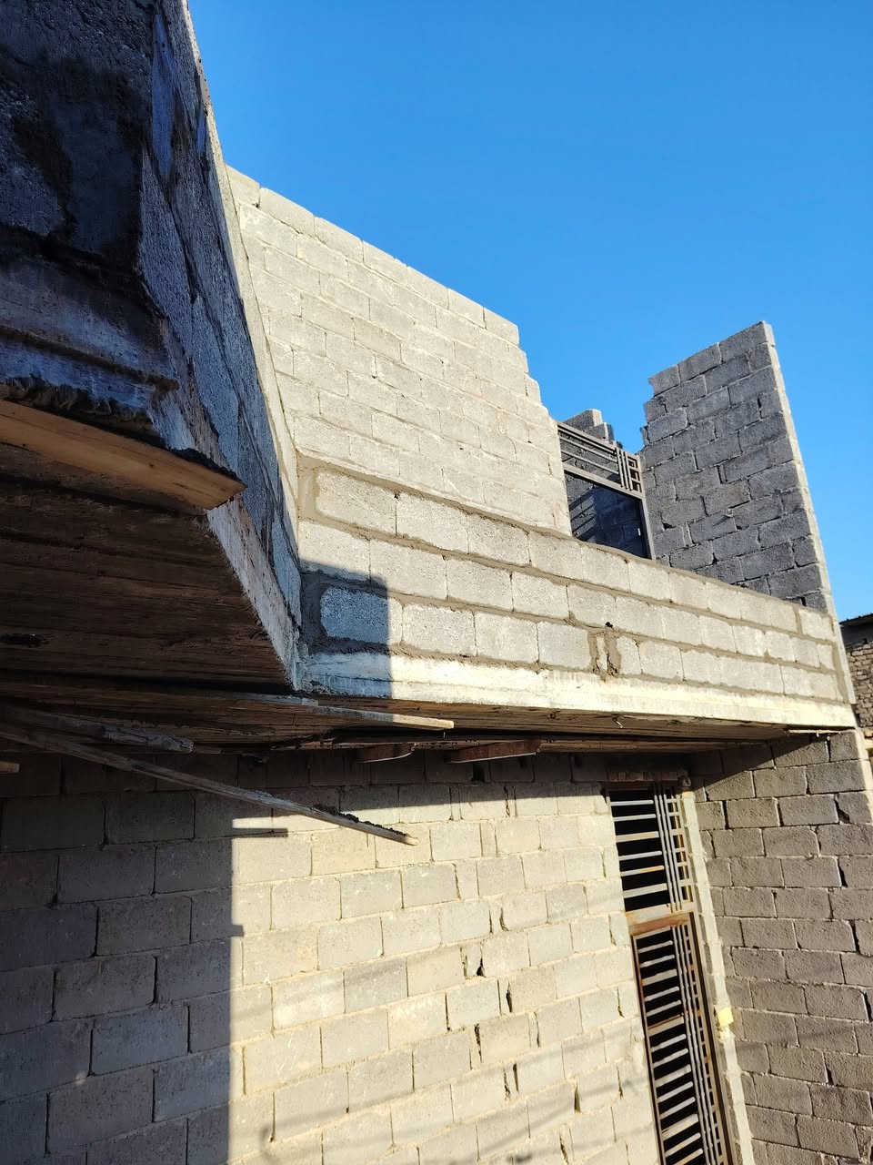 سلام عليكم خلفات بناء بلوك فرمستون شغل درجة اولى والالتزام بالمواعيد كربلاء واتساب ***********
