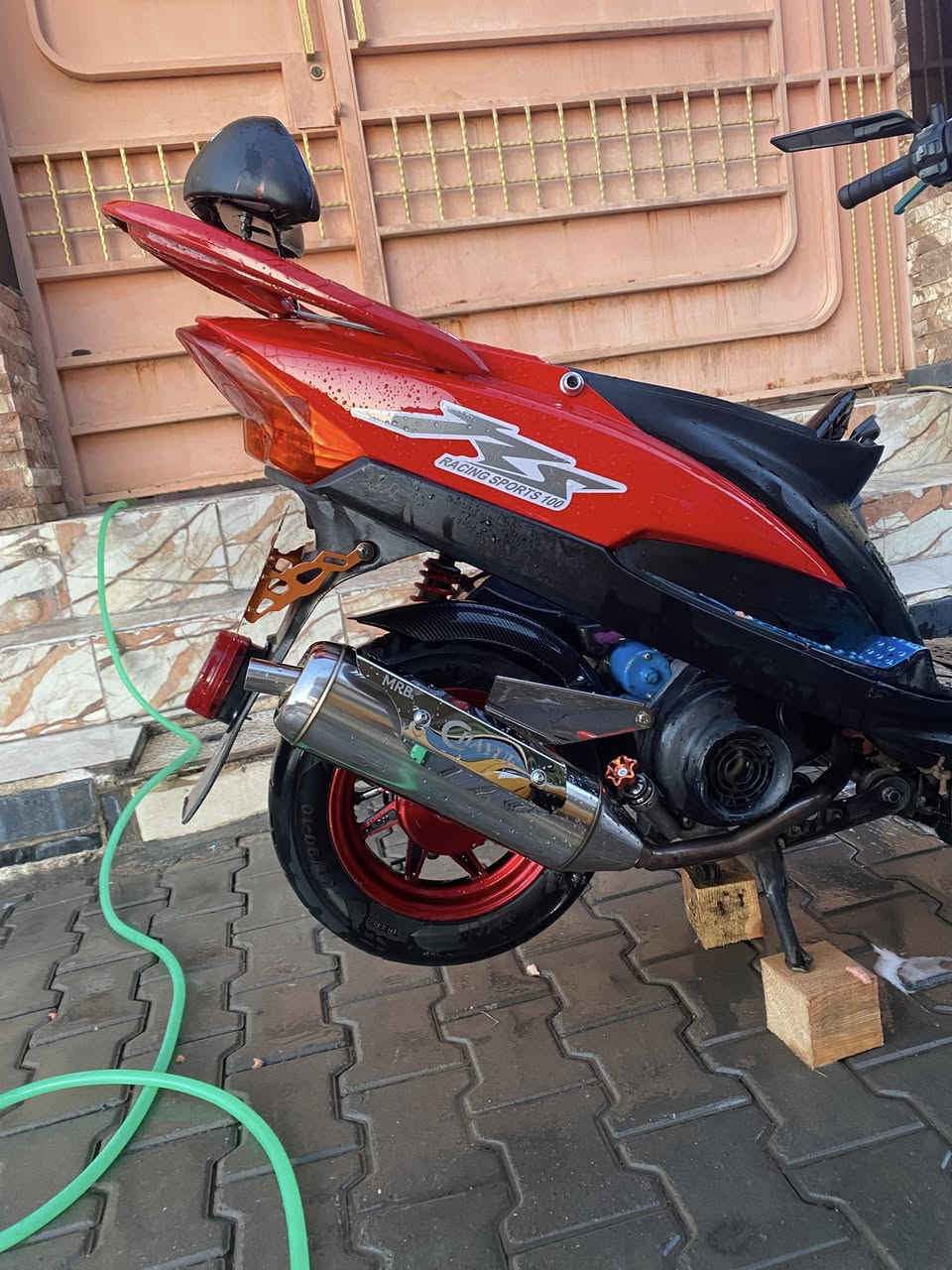 سلام عليكم شباب دراجة ماكس عدلة مكينة 55شلعه بطناش فول دراجة كلهة جديدة للبيع السعر 650المو شراي لايراسلني ولا يخابرني***********
