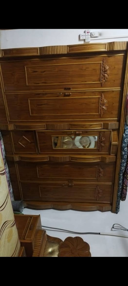 السلام عليكم غرفه نوم للبيع اخت الجديده سعره مليون وبيه مجال العنوان شارع الوكفه قرب صيدليه لمى البديري للاتصال على الرقم التالي ***********
