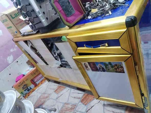 سلام عليكم
ميز جام المنيوم 
للبيع 100 قفل
العنوان حي العسكري
***********
