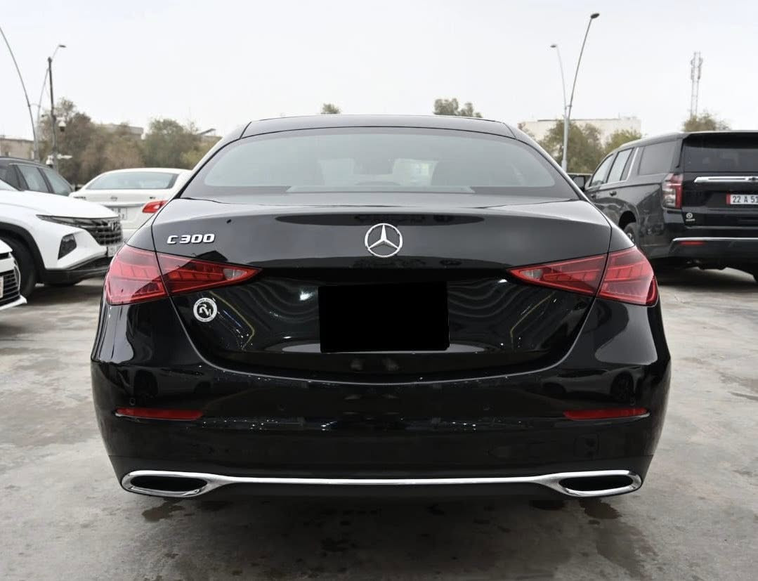 مرسيدس c300 موديل 2024
سياره كاتي تترقم شيمالي فقط

ماشيه 3000 كيلو متر 

مواصفات 

سقف فتحه 

كشن جلد 

كامرات جوانب و خلفي

حساسات

كشن هيتر 

كشن مساج

داخل ليد 

اوتو بارك
 محرك 2000 توربو

بعد اهوايه بيه مواصفات 

ضرره فقط سرقة بيبان و راجعه بلادي و مصبوغه

مكانه اربيل

***********
