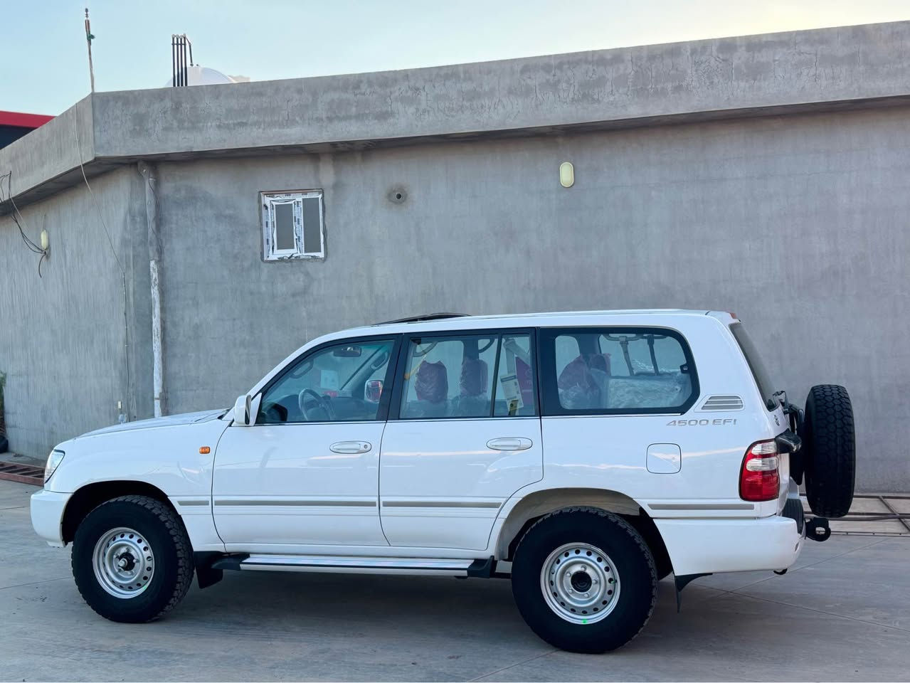 مؤنيكا  2005 تەحویل ئەسل      قەطڕی فولی گێڕ حادی
سبي بەڤری  حةريق ژئر بئ 
 دةبل سپئر  دوكمة ىوفرود
  فول فول مواسةفات  بەس گێر حادی 
سلايت.  
ناووزەرد  جام کارەبا 
سةلاجة و تةبريد مةركةزي 
ناو فورميكة و  جام كارةبا جام ئتؤ   
ئاوئنة كارةبا .  بةخاخي ئاو  زؤر مواسةقاتي تر   پئش و پشت حةساس. 
رةقةم و سةنةوي نوئية بة ناو خومة 
فةحس و هةزةي نوئية      
  تاخم تاو ويلي دةلوبي اسل
هةمووشتئكي بة شةرتة 
گئر و مةكينةي بة شةرت
٢٨٠ هةزار رويشتوة 
نمونەیە لە جوانی کلاجو حەینە لۆک  بۆ مەسروڤ مەگەرئ
  بۆنیت چاملەغ لای سەکن پێشی قرچێکی بچوکی هەیە  لەگەل چاملەغیکی دواوە 
 هةموشتةكي لة سةر بيلادي خوية      
***********
نرخی ١٨٢$گەلاو مەجالیکی برایانە رانية, السليمانية

