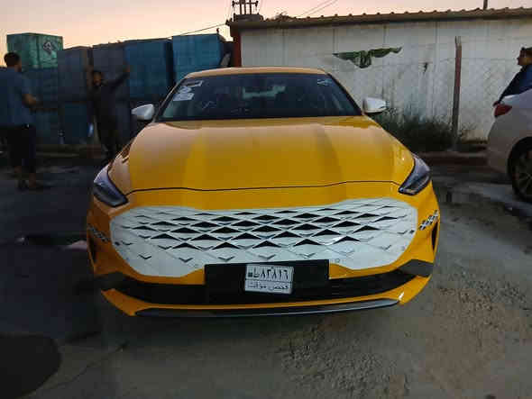 K8  وارد كوري 
موديل ٢٤ مرقم بس  بعد ما مستلم الوحات 
وما مسجله عله خط لحد الان 
بيه قطعه وحده فقط جاملغ الامامي
السعر 2015  ........***********
