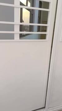 وعندي شقه ثانيه بيهه غرفتين ممصورهه 07732737988