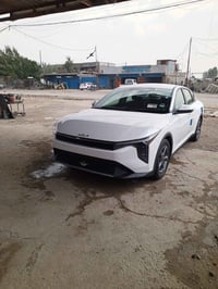 k4للبيع موديل 2025 نص فول السيارة جاهزه من كلشي بس رقم عوزة ليبل واحد ...