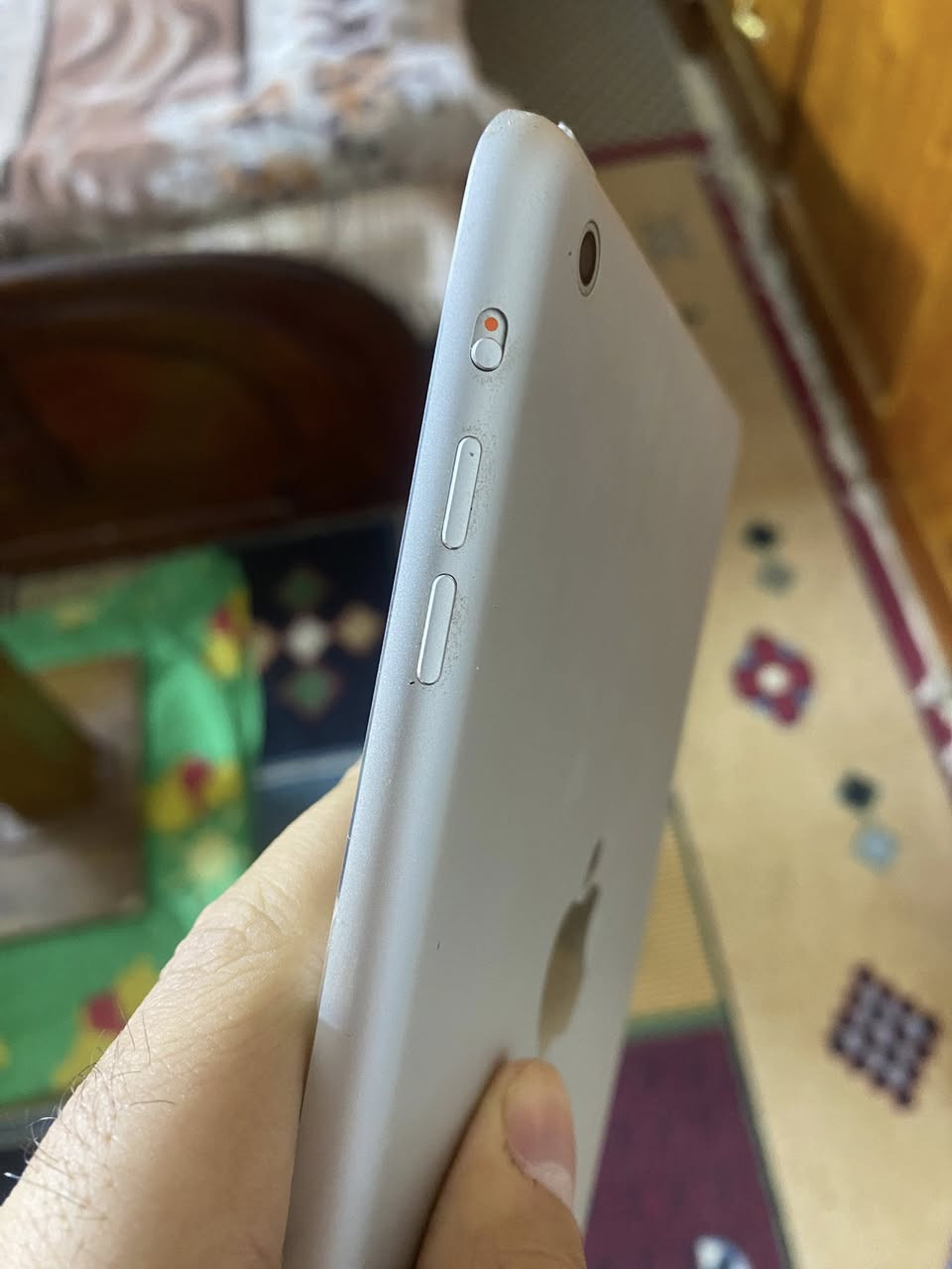 السلام عليكم
مساحته 32GB يرهم يوتيوب او تنزيل العاب للاطفال 
كلشي شغال بي ومامبدل بي ايشي برغي مامفتوح 
مكاني بغداد 
***********
