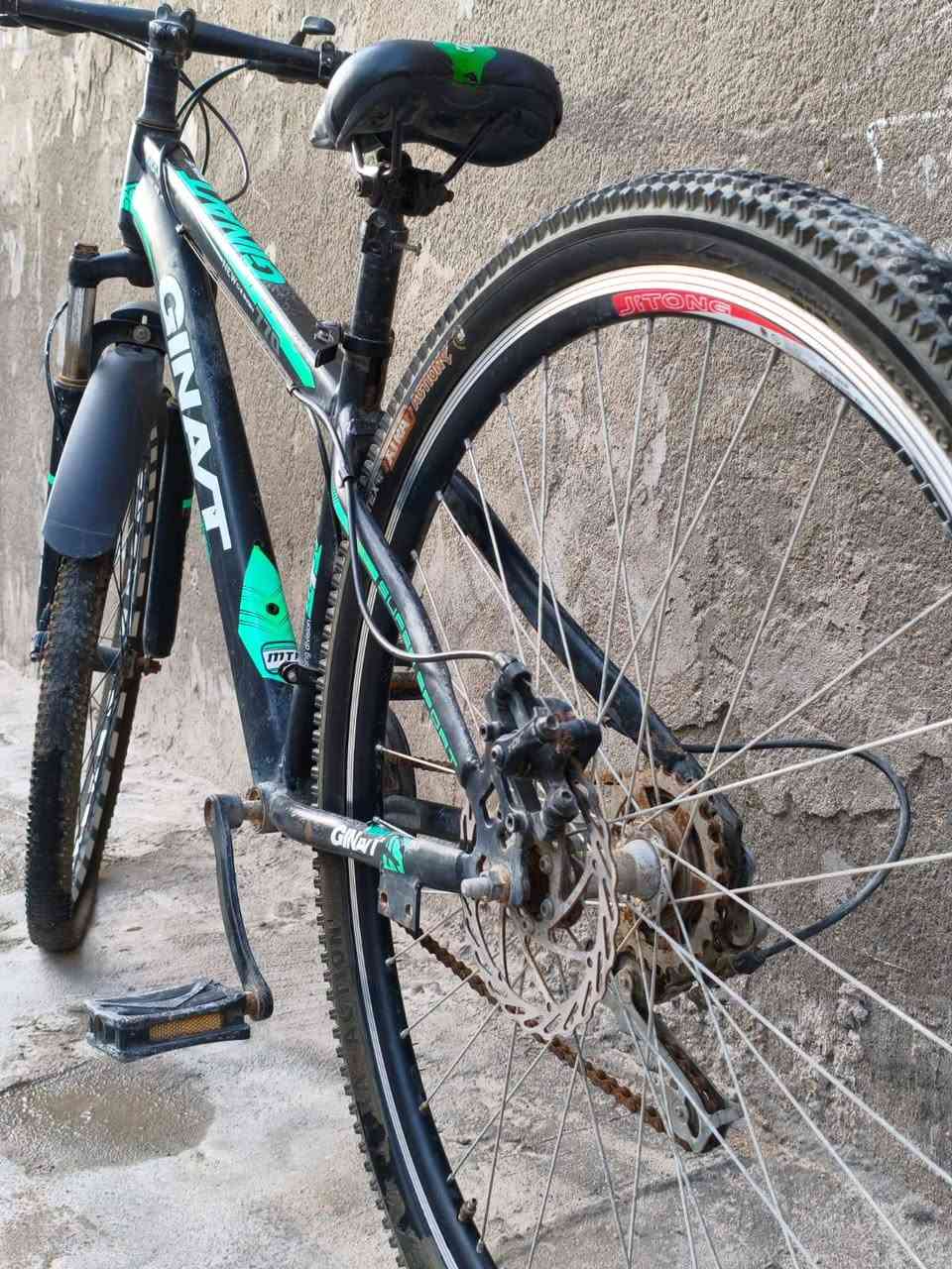 سلام عليكم بيسكل جبلي ماعوزه بس چوب امامي  سعره قفل 85 شراي بيه خير ويدلل رقمي ***********
