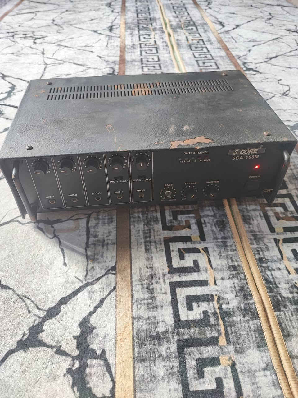 جهاز بوقيات باله مال مساجد يشتغل الصوت عالي لكن مو صافي ماعرف شنو الخلل إن شاء الله يطلع بسيط السعر 60 الف موجود توصيل لجميع المحافظات ***********
