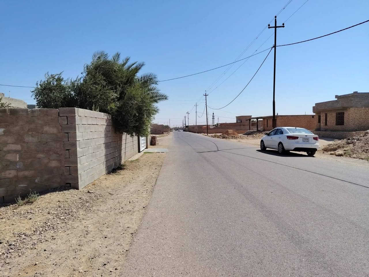 هيكل للبيع في الخفاجيه مساحه 550 م 
غرفتين ومطبخ وديوان وهول وصحيات وكندور
السعر 26 مليون وبي مجال
الاستفسار التواصل على الصفحه او الرقم
***********
