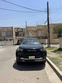 للبيع هايلكس Gr موديل 2024  سياره ماشيه ٤٠ الف  سياره جديده حيل مكفوله...